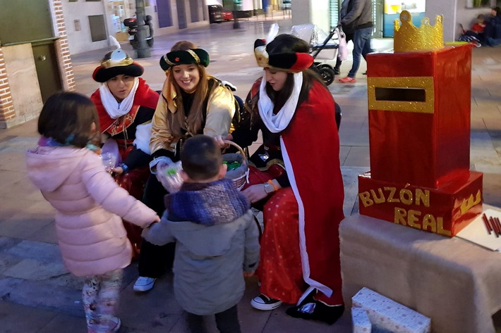 Los Carteros Reales visitan Almuñécar y La Herradura esta tarde a partir de las 5. 
